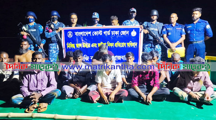 পদ্মায় মধ্যরাতে বালু উত্তোলনকালে আটক ১০জনকে মোবাইল কোর্টে ৩ মাসের জেল